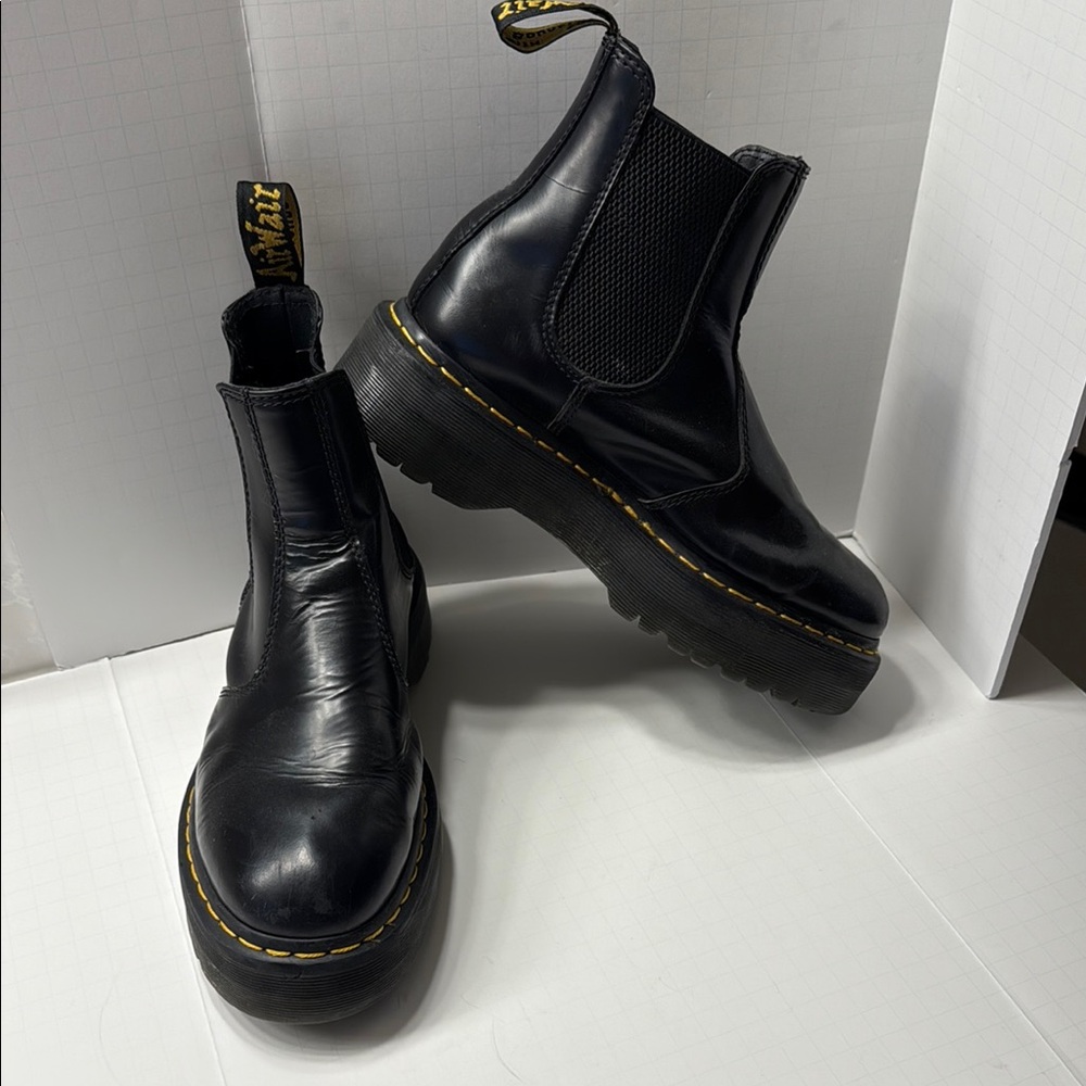 Dr.Martens Smooth Leather Paltform Chelsea.